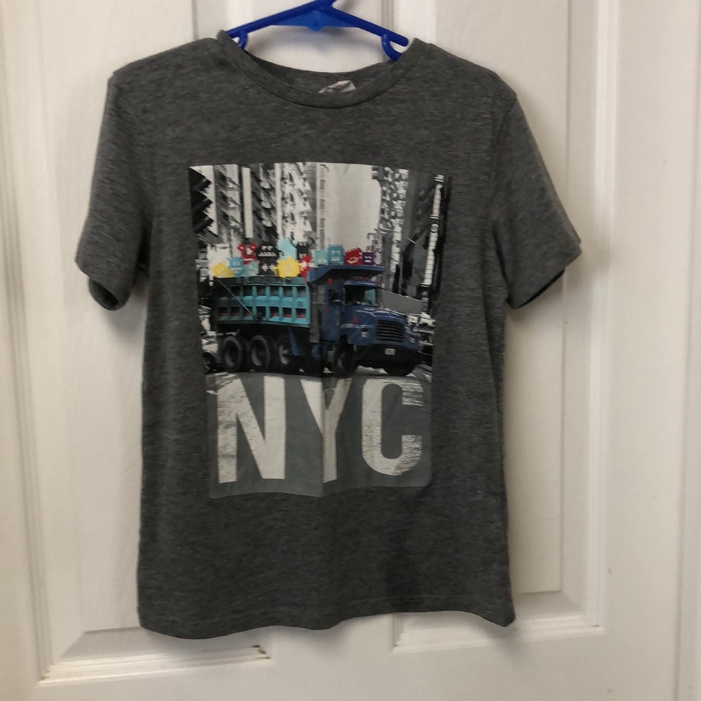 Adorable Boys tee shirt perfect condition